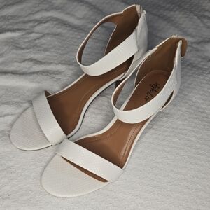 Style & Co. White Textured Sandals